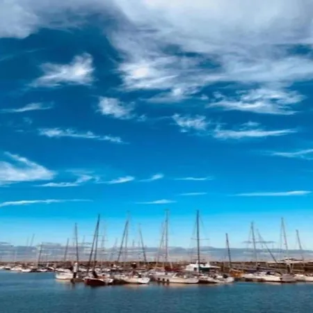 In With Sea Views Apartamento